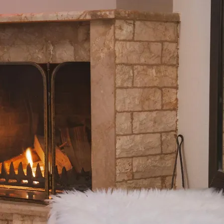 Neraides Pensión 4*