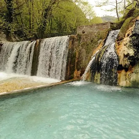 Pensión Neraides Káto Loutrákion